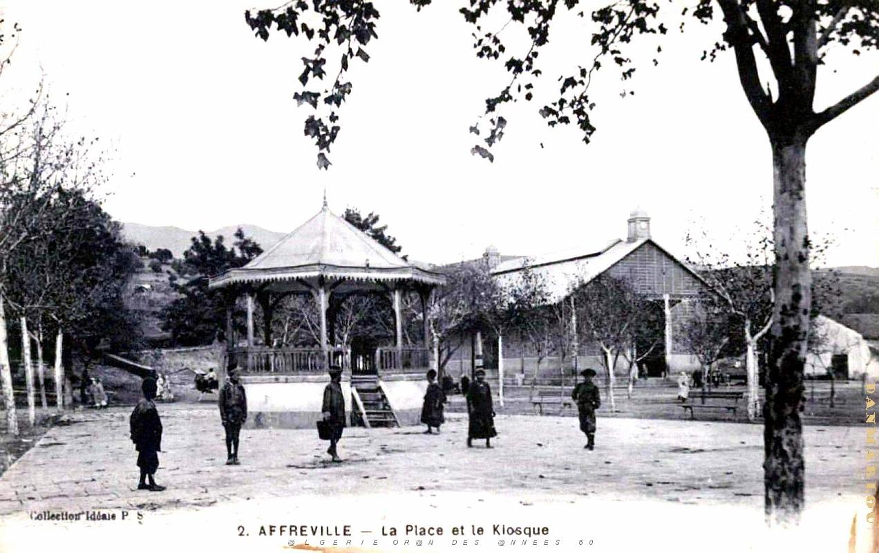 Affreville - Place et Kiosque.jpg